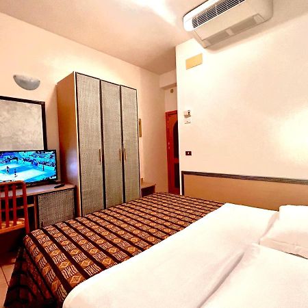 Hotel Ausonia Milano Marittima Esterno foto