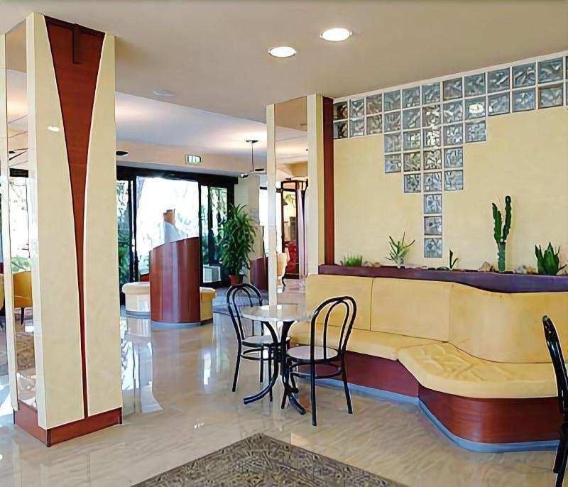 Hotel Ausonia Milano Marittima Esterno foto