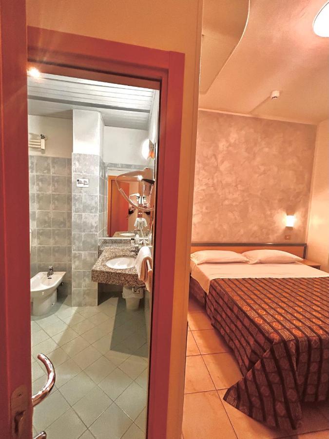 Hotel Ausonia Milano Marittima Esterno foto