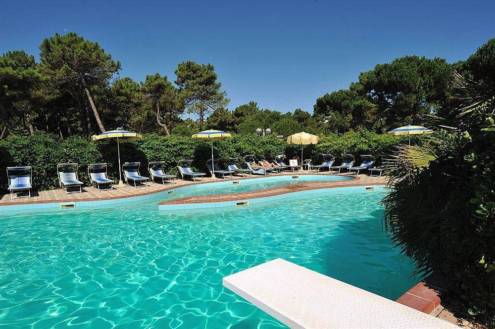 Hotel Ausonia Milano Marittima Esterno foto