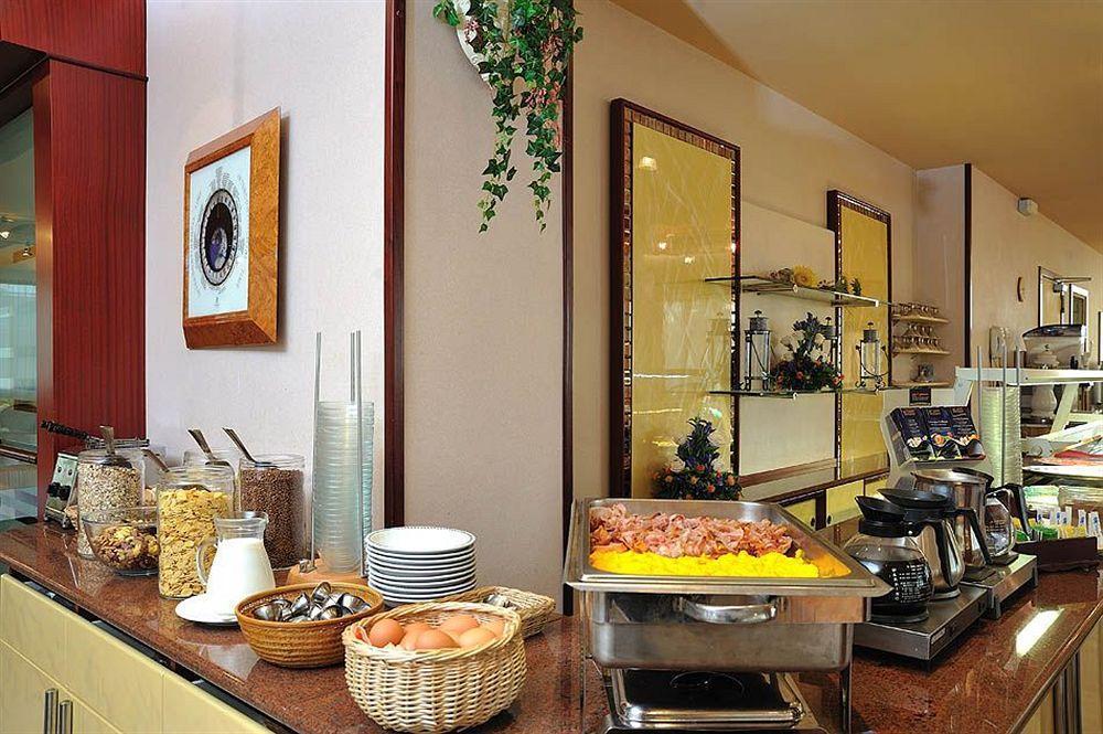 Hotel Ausonia Milano Marittima Esterno foto