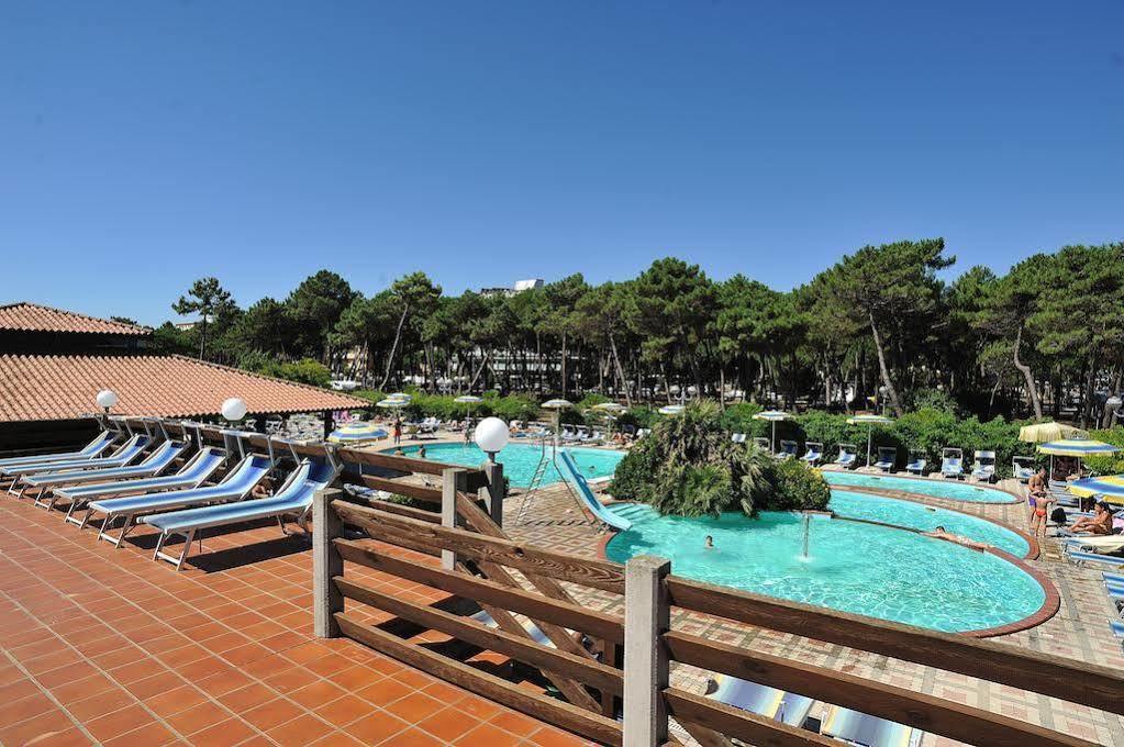 Hotel Ausonia Milano Marittima Esterno foto