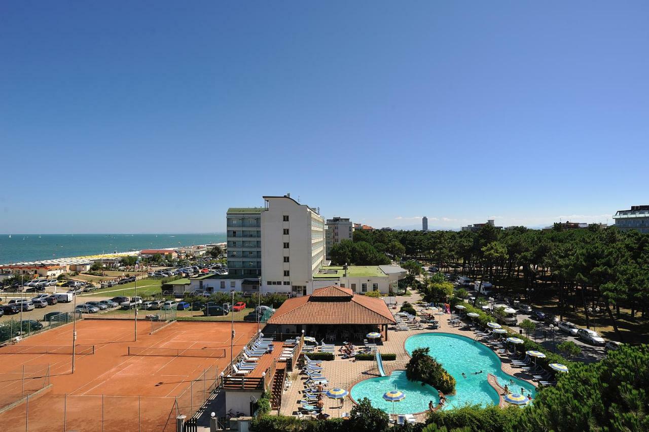 Hotel Ausonia Milano Marittima Esterno foto